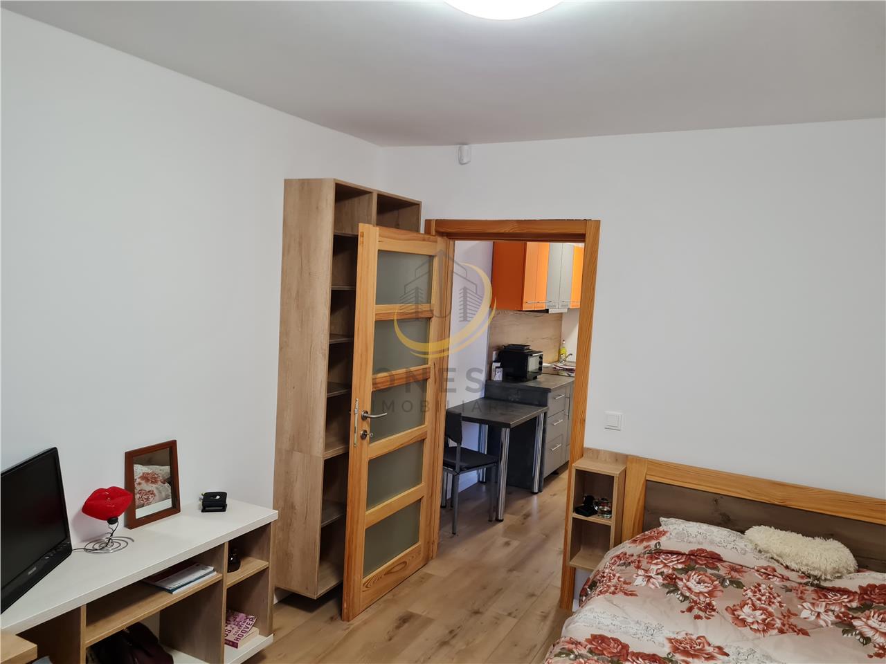 Apartament cu o camera / garsoniera, 35 mp cu loc de parcare, aproape de spital si UMF ideal pt Studenți rezidenti