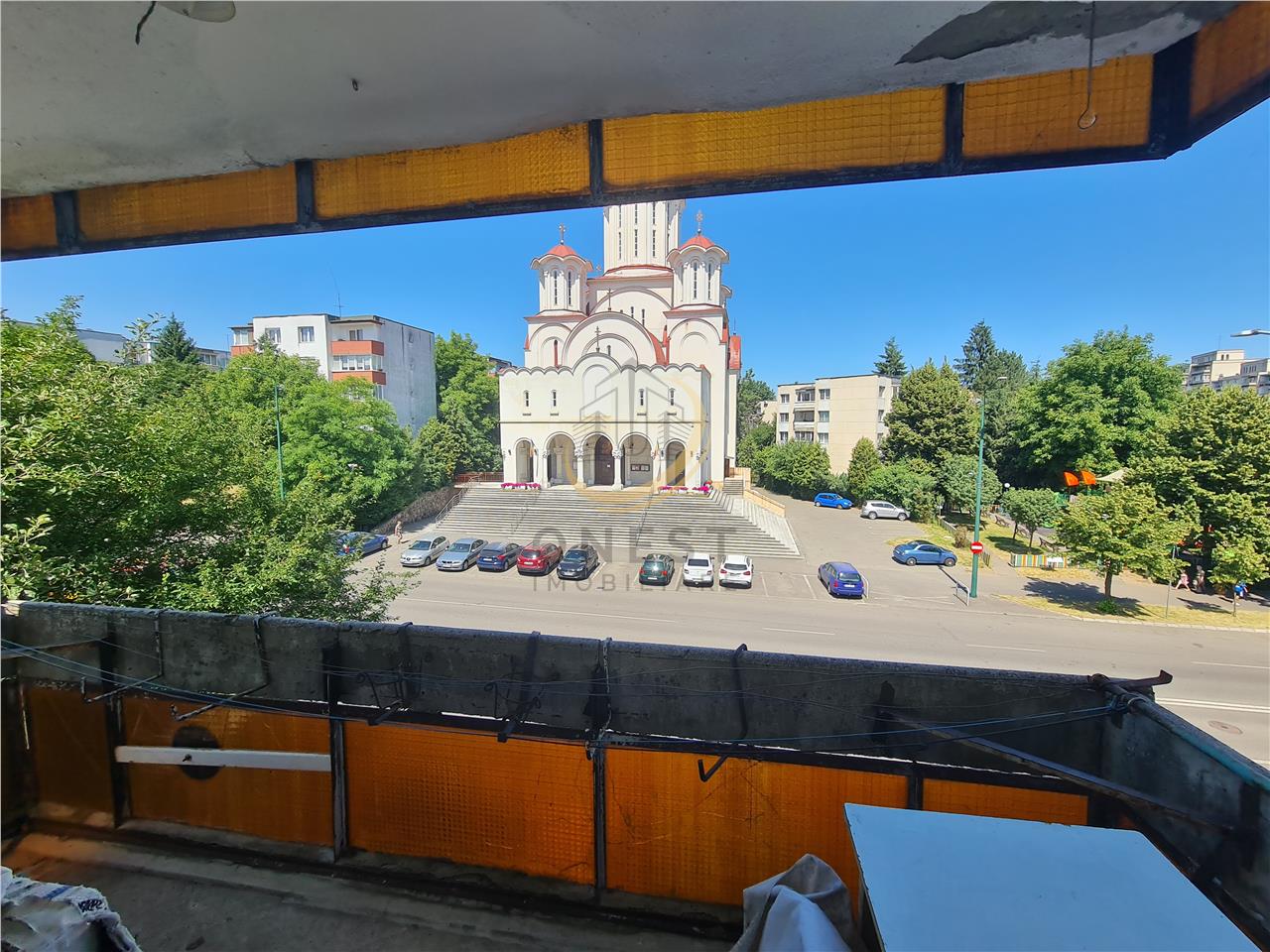 Apartament cu 3 camere Tudor zona Fortuna etaj 2 ( schimb 2camere Dambu )