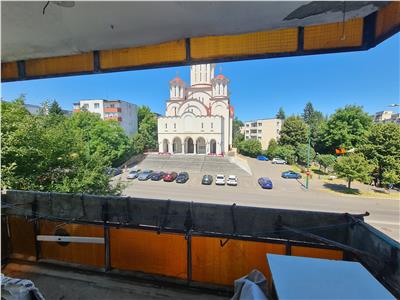 Apartament cu 3 camere Tudor zona Fortuna etaj 2 ( schimb 2camere Dambu )