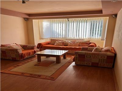Apartament cu 3 camere etaj 1 semidecomandat Str Nicolae  Bălcescu